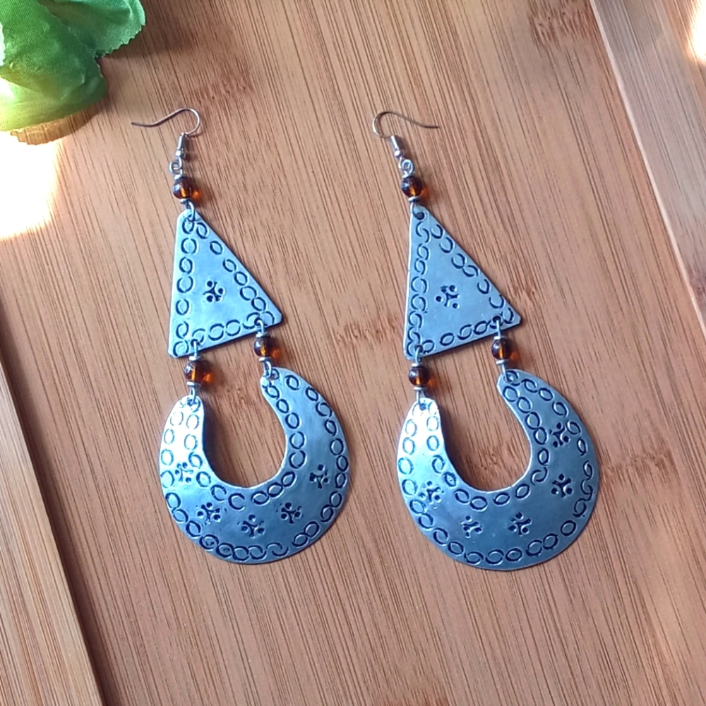 COPY - 1PR Beautiful African Metal and Bead Earrings Set - Picture 2 of 9
